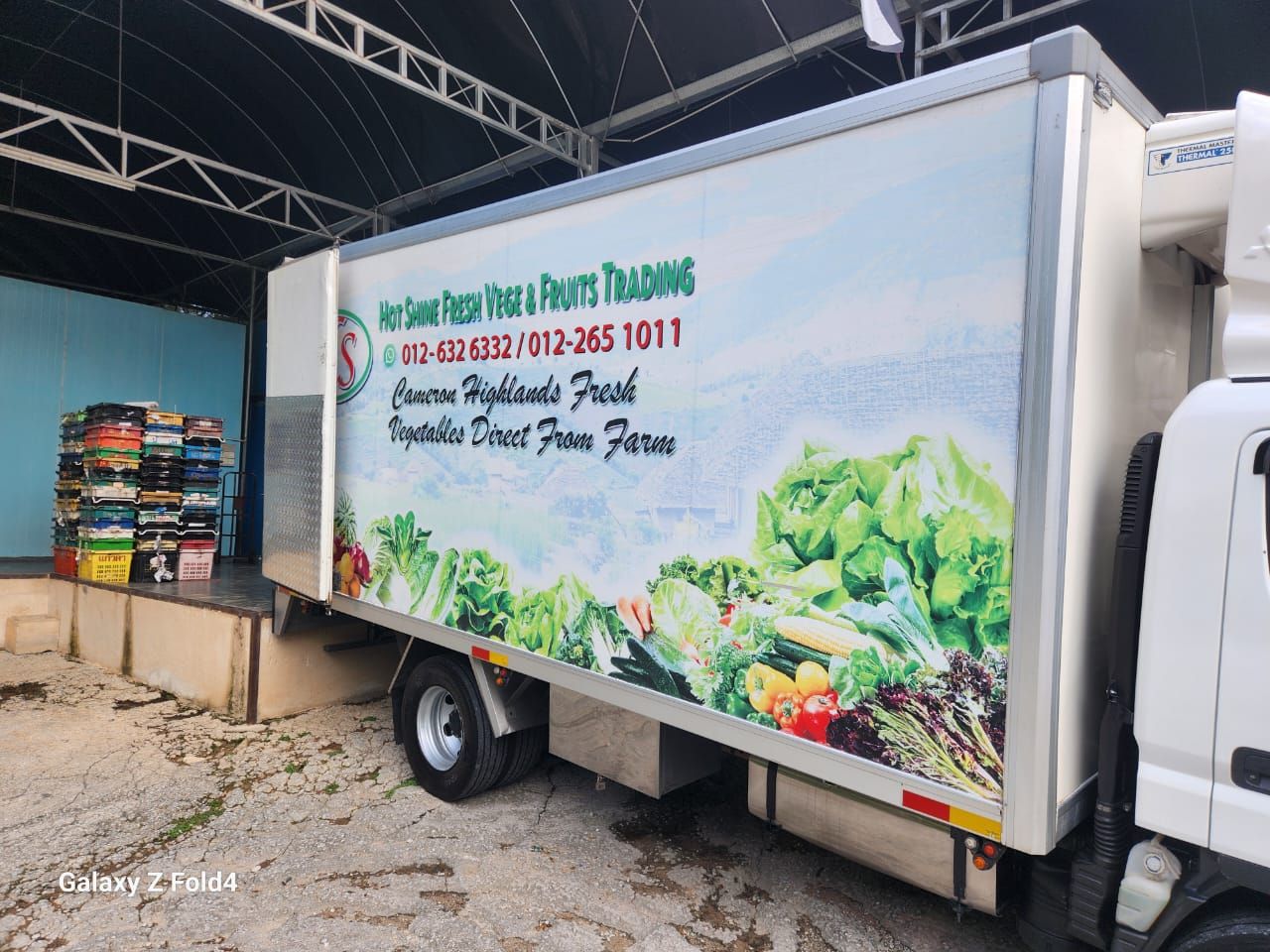 Hot Shine Fresh Vege & Fruits Trading branded delivery truck
