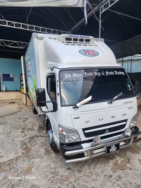 Hot Shine refrigerated delivery truck, front view